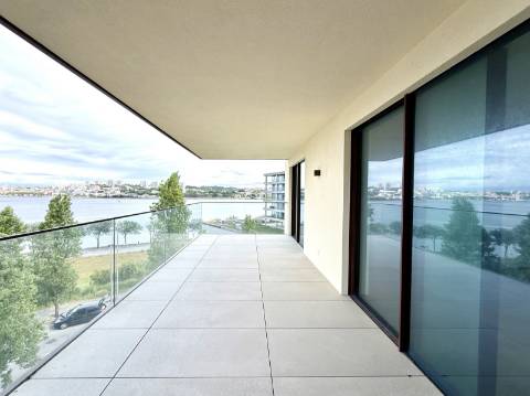 Apartamento T3 com vista mar na Quinta Marques Gomes