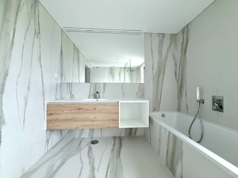 Apartamento T3 com vista mar na Quinta Marques Gomes