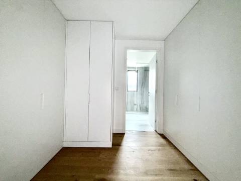 Apartamento T3 com vista mar na Quinta Marques Gomes