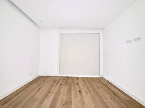 Apartamento T3 com vista mar na Quinta Marques Gomes