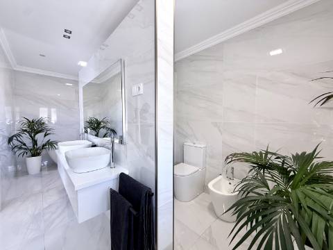 Moradia T4 com piscina e jardim privativo no Montijo