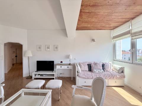 Apartamento T1 mobilado no Bairro do Rosario, Cascais