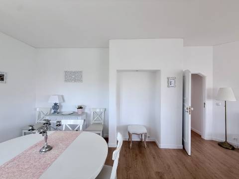 Apartamento T1 mobilado no Bairro do Rosario, Cascais