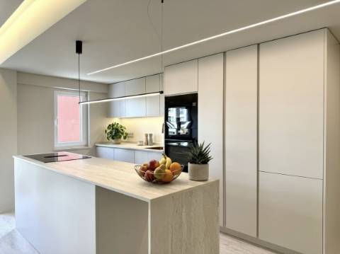 Apartamento T2 remodelado no Monte Estoril