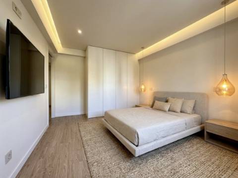 Apartamento T2 remodelado no Monte Estoril