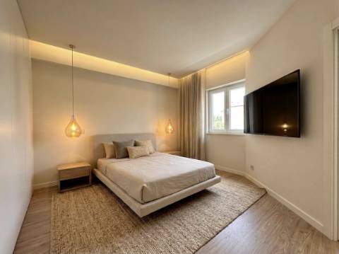 Apartamento T2 remodelado no Monte Estoril