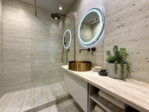 Apartamento T2 remodelado no Monte Estoril