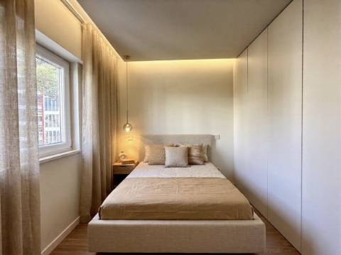 Apartamento T2 remodelado no Monte Estoril