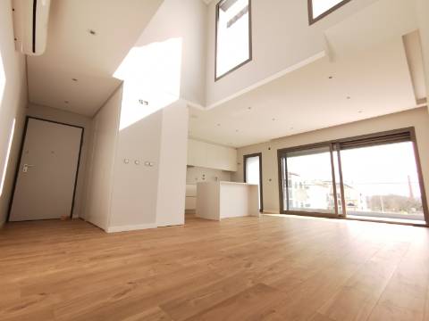 T3 Duplex -Terraço/Sul e Garagem