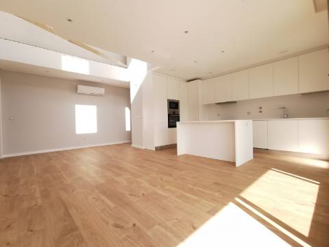 T3 Duplex -Terraço/Sul e Garagem