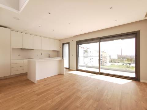 T3 Duplex -Terraço/Sul e Garagem