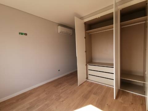 T3 Duplex -Terraço/Sul e Garagem