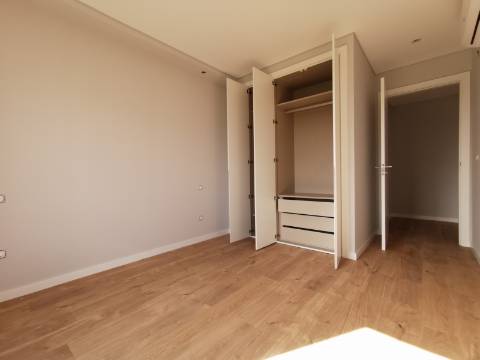 T3 Duplex -Terraço/Sul e Garagem