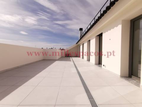 T3 Duplex -Terraço/Sul e Garagem