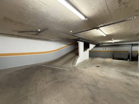 T3 Duplex -Terraço/Sul e Garagem