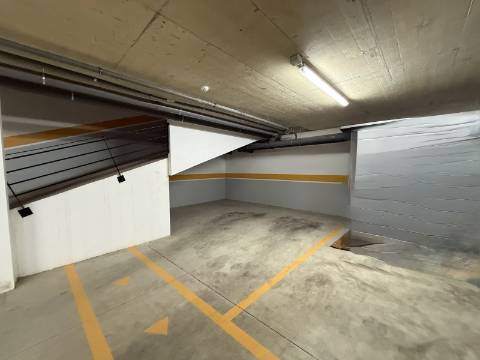 T3 Duplex -Terraço/Sul e Garagem