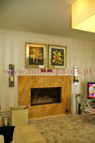 Moradia V6 Isolada com piscina