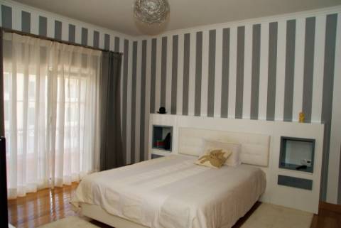 Moradia V6 Isolada com piscina