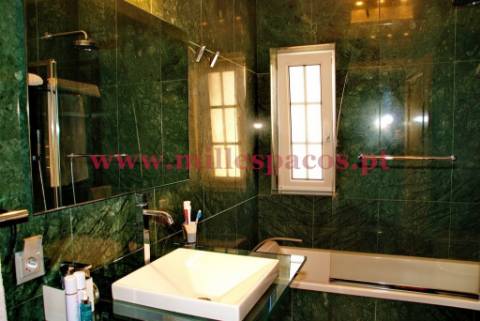 Moradia V6 Isolada com piscina