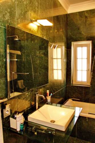 Moradia V6 Isolada com piscina