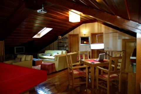 Moradia V6 Isolada com piscina