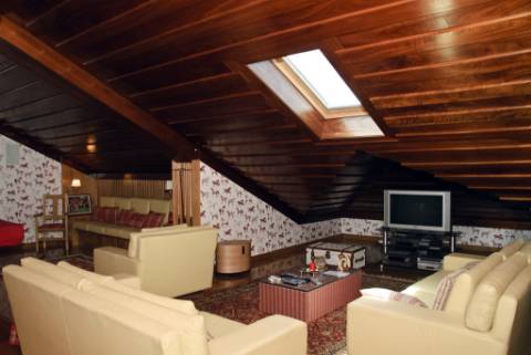 Moradia V6 Isolada com piscina