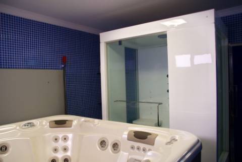 Moradia V6 Isolada com piscina