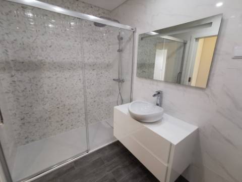 Duplex T3+2 Terraço e Box 2 carros