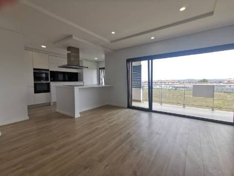 Duplex T4 ( 4 quartos-2 suites, + 2 salas ) com box e terraço