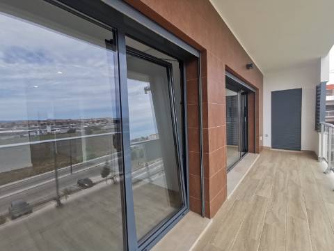 Duplex T4 ( 4 quartos-2 suites, + 2 salas ) com box e terraço