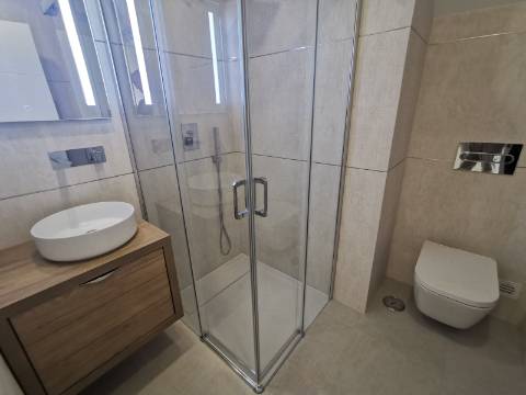 Duplex T4 ( 4 quartos-2 suites, + 2 salas ) com box e terraço