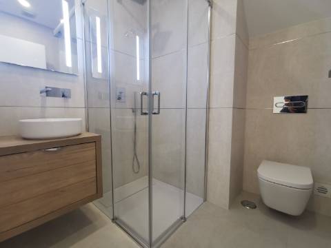 Duplex T4 ( 4 quartos-2 suites, + 2 salas ) com box e terraço