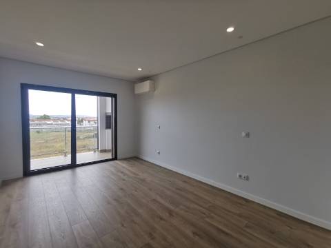 Duplex T4 ( 4 quartos-2 suites, + 2 salas ) com box e terraço