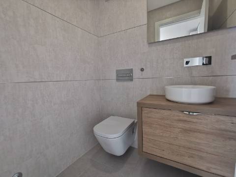 Duplex T4 ( 4 quartos-2 suites, + 2 salas ) com box e terraço