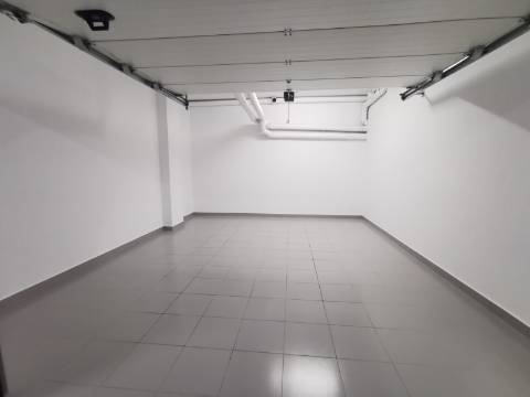 Duplex T4 ( 4 quartos-2 suites, + 2 salas ) com box e terraço