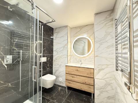 T3 Novo Varandas, wc com 2 janelas