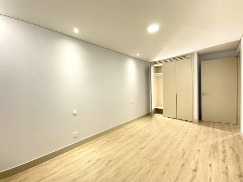 T3 Novo Varandas, wc com 2 janelas