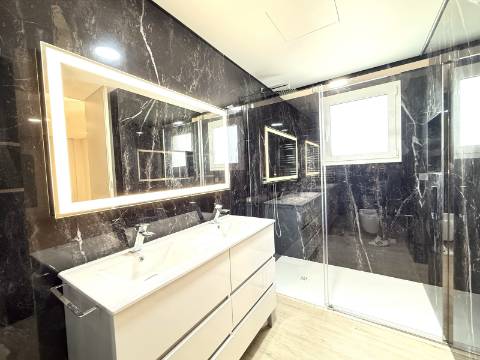 T3 Novo Varandas, wc com 2 janelas