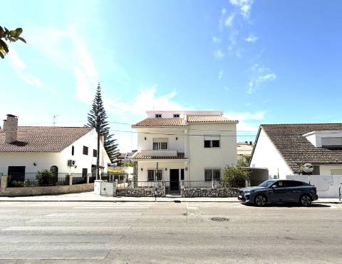 Moradia V6 com Garagem Centro da Cidade