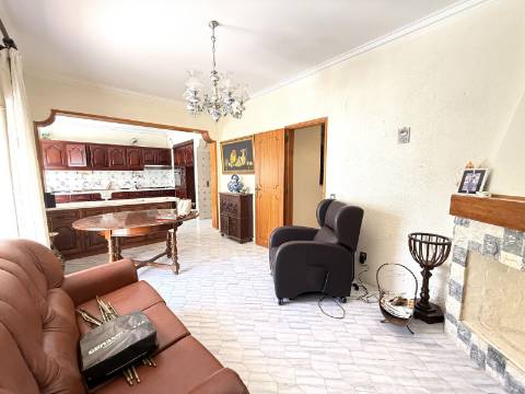 Moradia V6 com Garagem Centro da Cidade