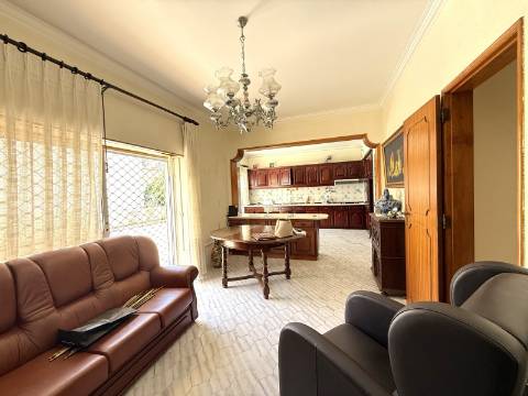 Moradia V6 com Garagem Centro da Cidade