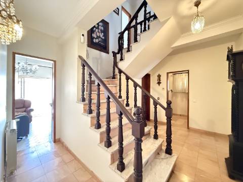 Moradia V6 com Garagem Centro da Cidade