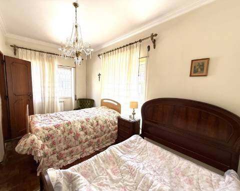 Moradia V6 com Garagem Centro da Cidade