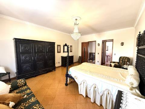 Moradia V6 com Garagem Centro da Cidade