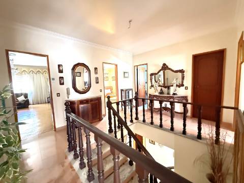 Moradia V6 com Garagem Centro da Cidade