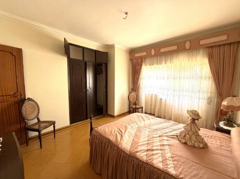 Moradia V6 com Garagem Centro da Cidade