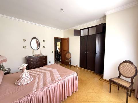 Moradia V6 com Garagem Centro da Cidade