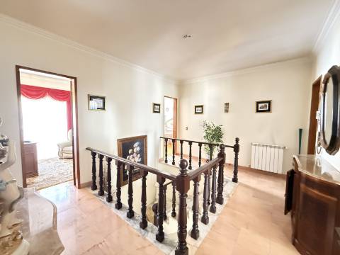 Moradia V6 com Garagem Centro da Cidade