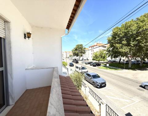 Moradia V6 com Garagem Centro da Cidade