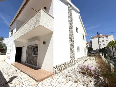 Moradia V6 com Garagem Centro da Cidade